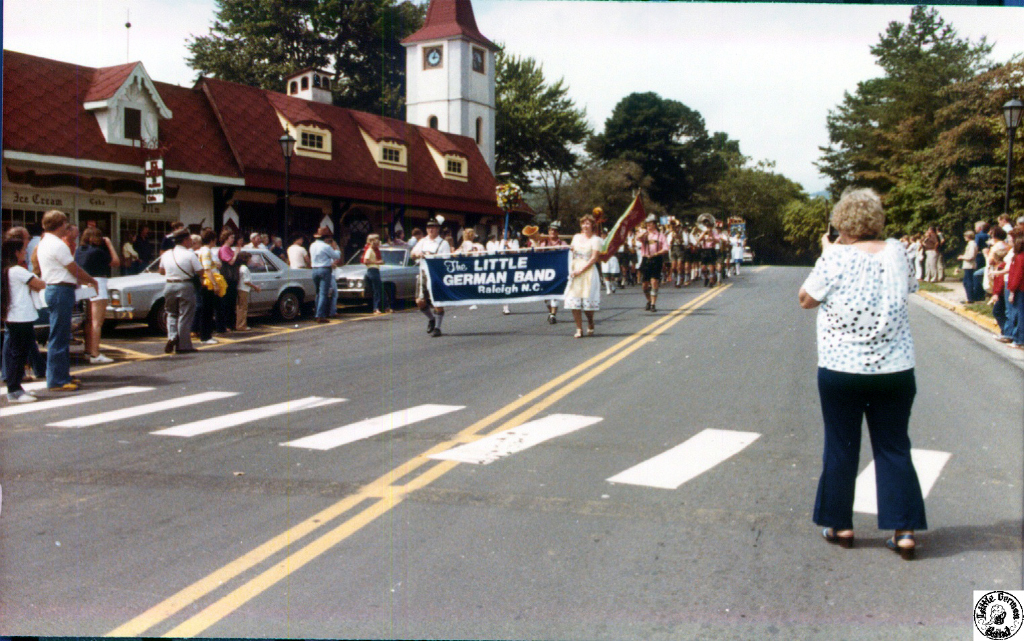 1979 09 23 06 marching through Georgia-Helen that is.jpg